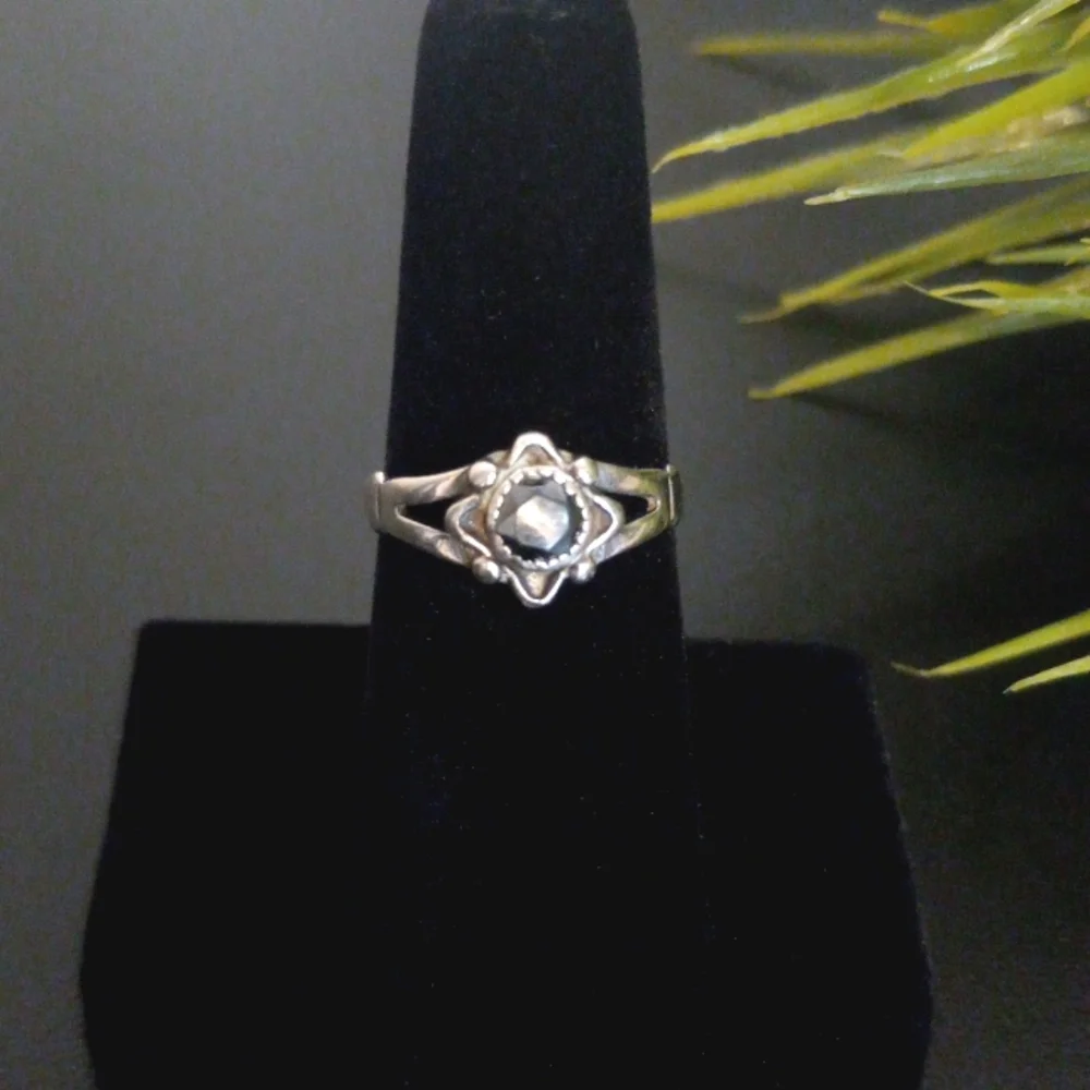 925 hematite ring - Picture 2 of 8